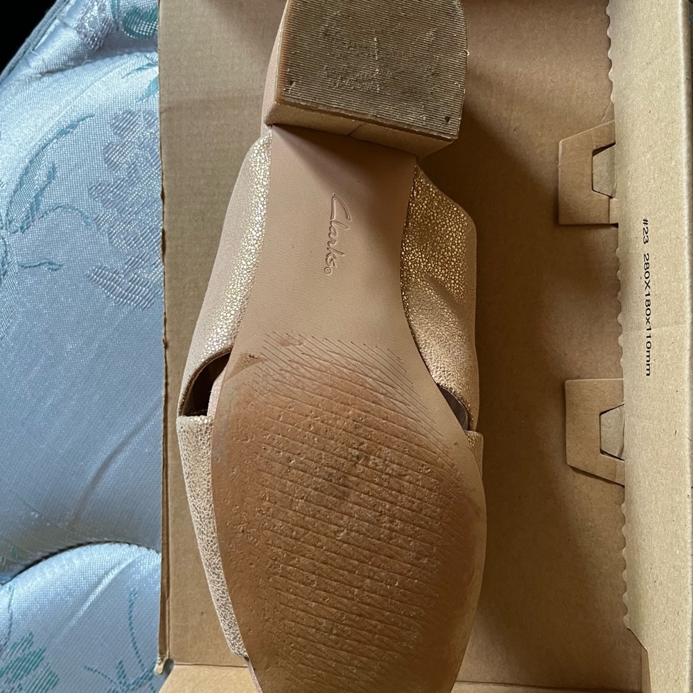 Clarks sandals - Picture 4 of 6